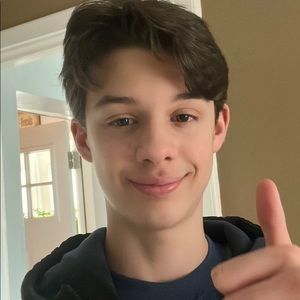 Meet your Posher, Alessandro